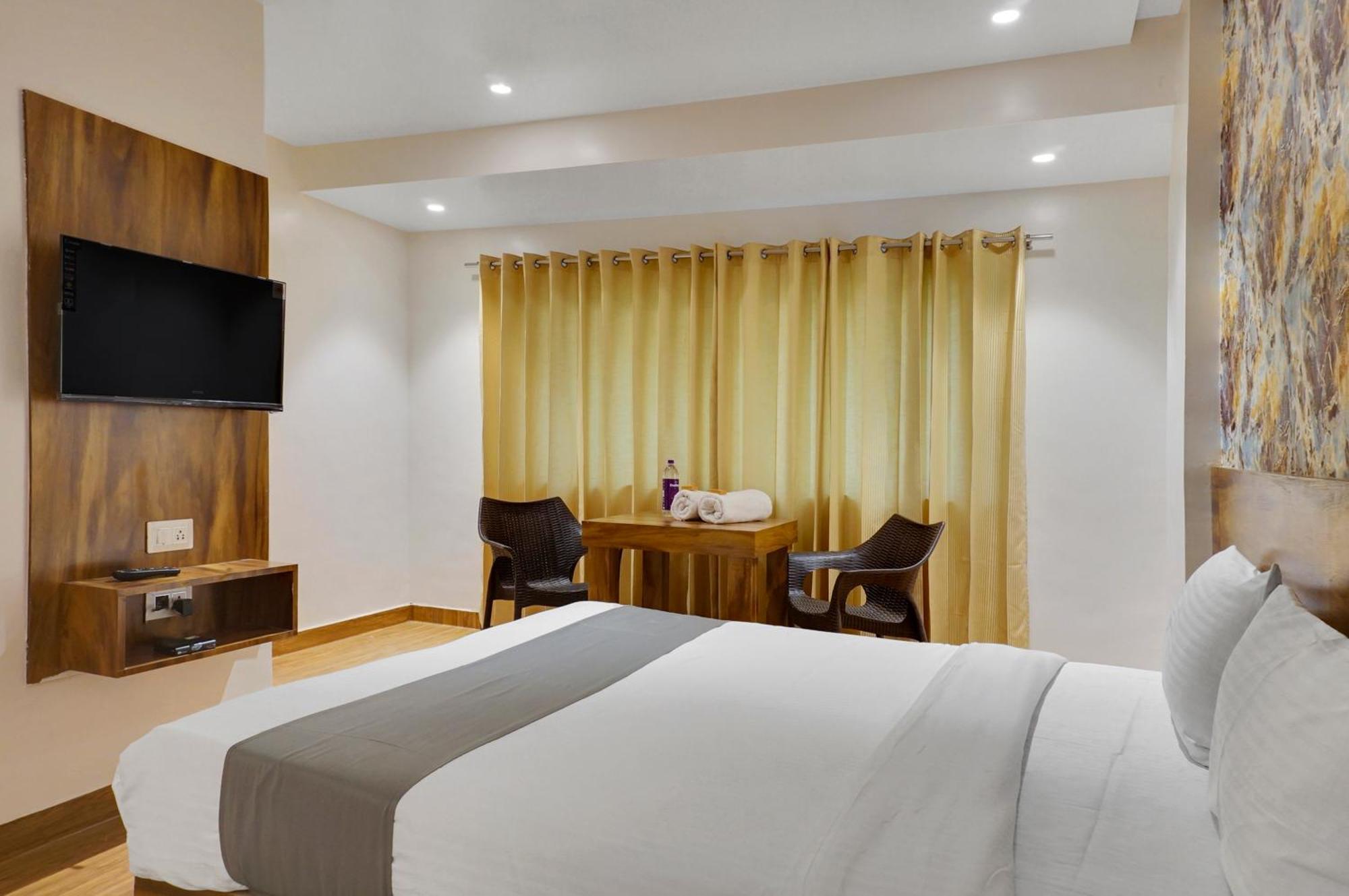 Отель Omkar Executive Yerandwane Экстерьер фото